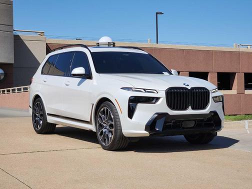 2025 BMW X7 xDrive40i