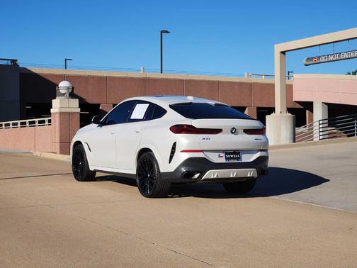 2024 BMW X6 xDrive40i