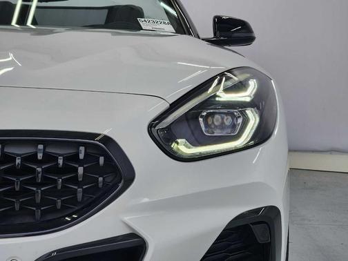 Alpine White 2021 BMW Z4 sDrive30i