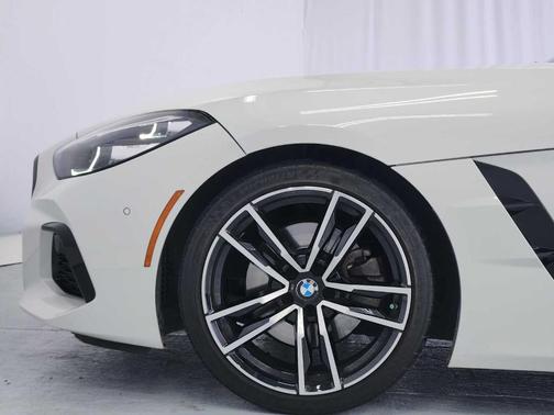 Alpine White 2021 BMW Z4 sDrive30i