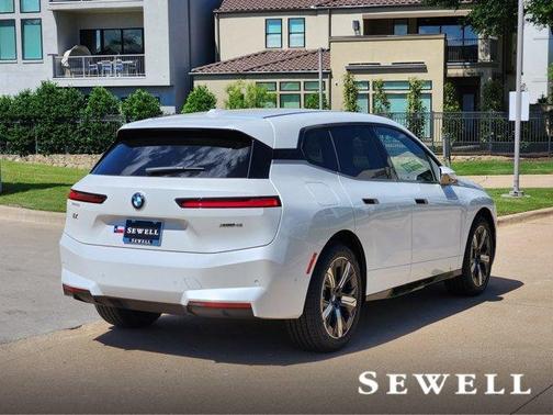 2026 BMW iX xDrive45