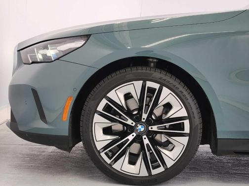 Green Metallic 2026 BMW 530 i