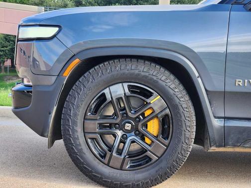 2023 Rivian R1S Adventure Quad Motor Large Pack