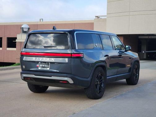 2023 Rivian R1S Adventure Quad Motor Large Pack