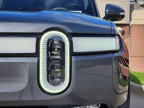 2023 Rivian R1S Adventure Quad Motor Large Pack
