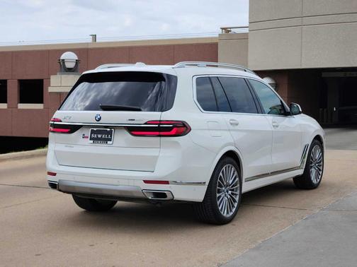 2024 BMW X7 xDrive40i