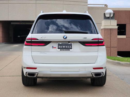 2024 BMW X7 xDrive40i