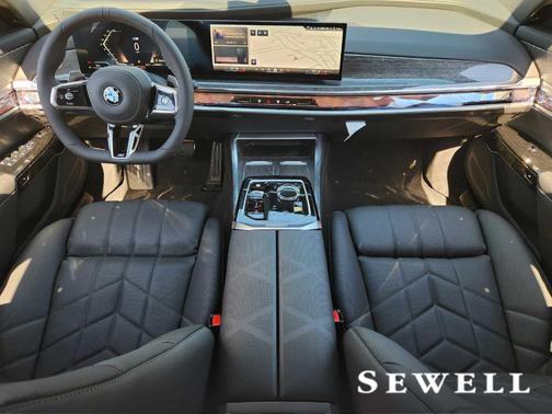 2025 BMW 760 760i xDrive