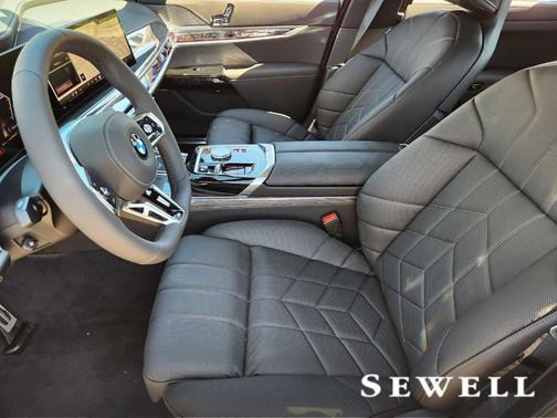 2025 BMW 760 760i xDrive