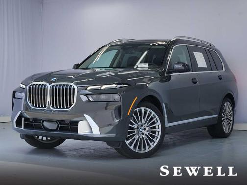 Gray Metallic 2025 BMW X7 xDrive40i