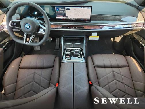2026 BMW 750e xDrive