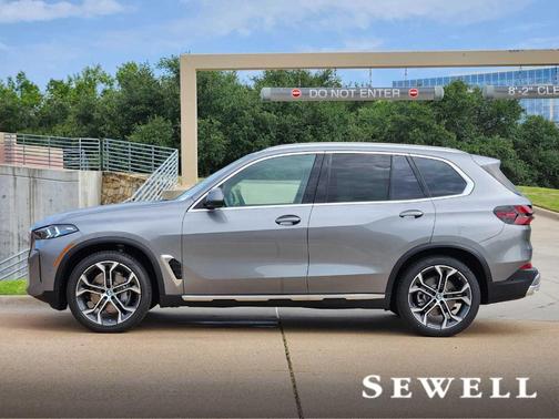 Gray Metallic 2026 BMW X5 xDrive40i