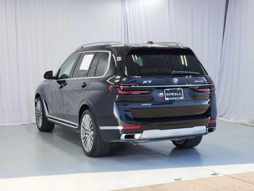 2025 BMW X7 xDrive40i