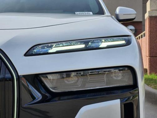 2025 BMW 760 760i xDrive