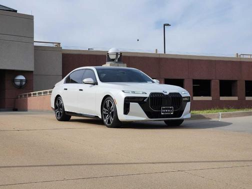 2025 BMW 760 760i xDrive