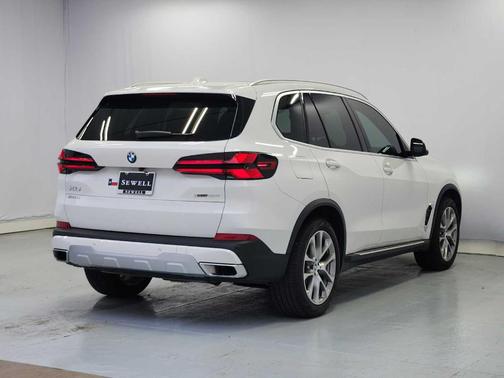 Alpine White 2026 BMW X5 xDrive40i