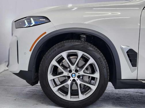 Alpine White 2026 BMW X5 xDrive40i