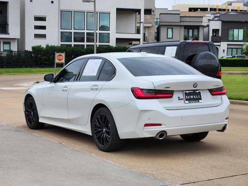 2023 BMW 330 i xDrive