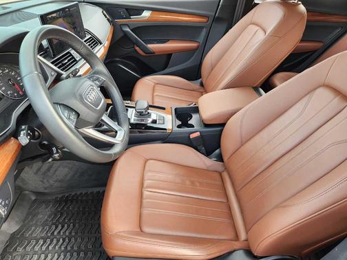 2023 Audi Q5 45 S line quattro Premium