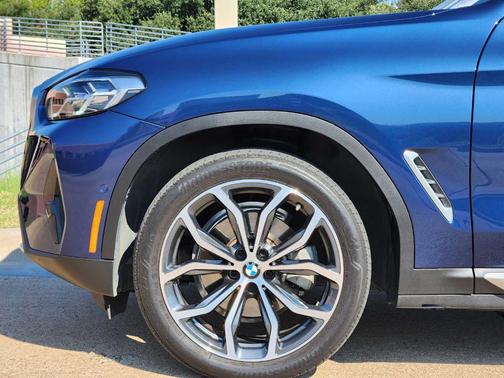 2025 BMW X4 xDrive30i