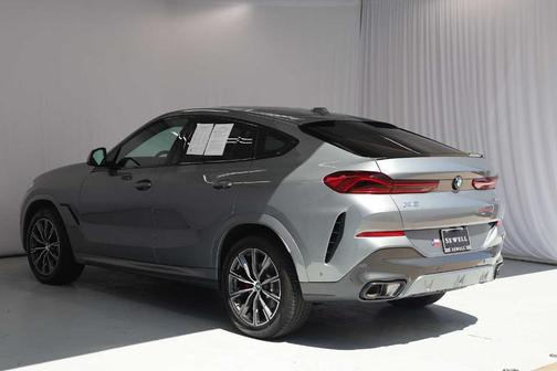 Gray Metallic 2026 BMW X6 xDrive40i