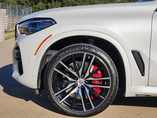 2023 BMW X5 M50i