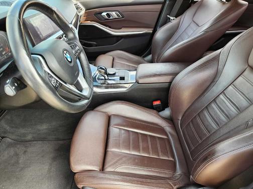 2019 BMW 330 i