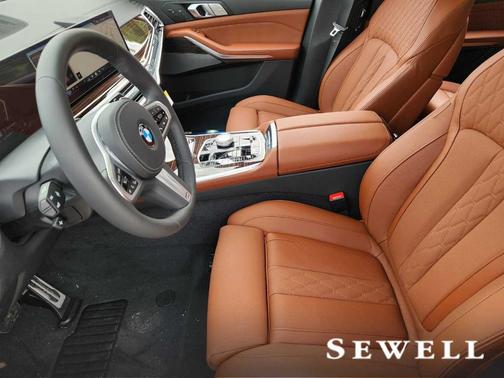 Gray Metallic 2027 BMW X7 xDrive40i