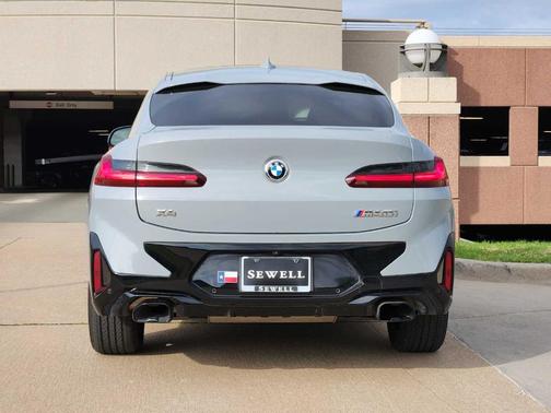 2023 BMW X4 M40i