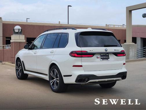 2026 BMW X7 M60i