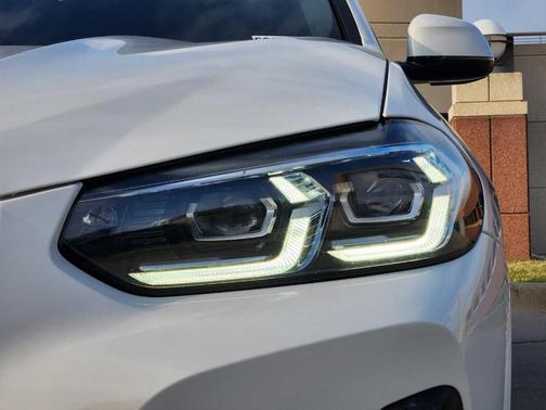 2023 BMW X4 xDrive30i