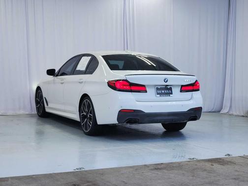 2023 BMW 530 i