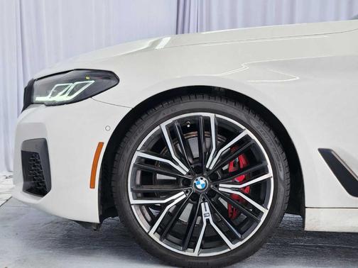 2023 BMW 530 i