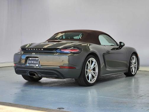 Agate Gray Metallic 2021 Porsche 718 Boxster