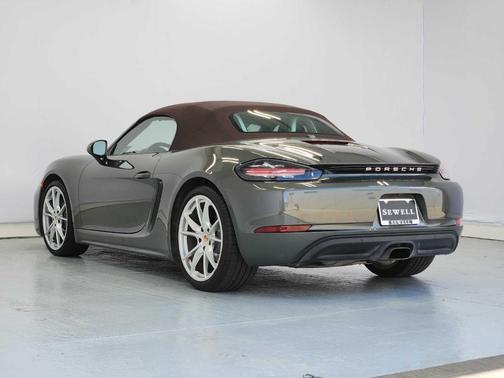 Agate Gray Metallic 2021 Porsche 718 Boxster
