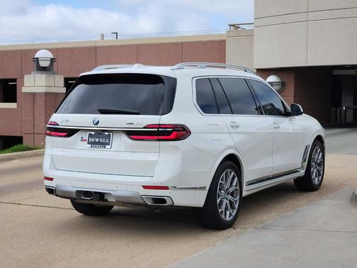 2025 BMW X7 xDrive40i