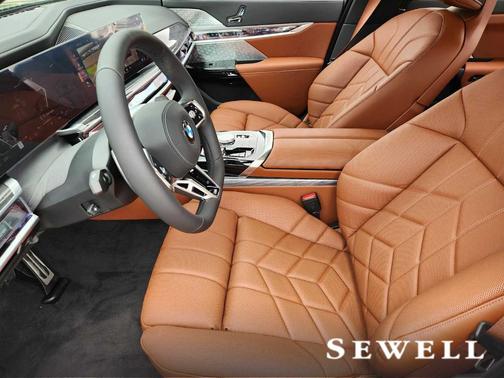 2025 BMW 760 760i xDrive