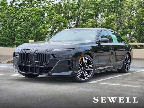 2025 BMW 760 760i xDrive