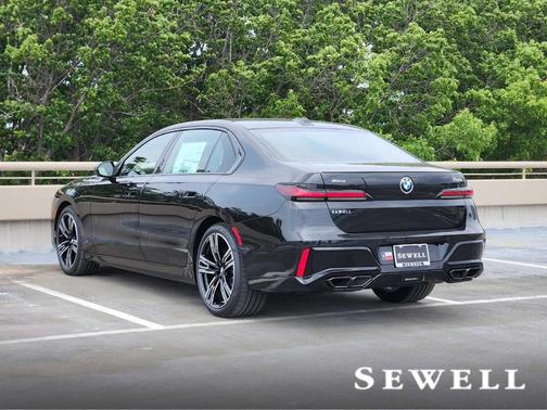 2025 BMW 760 760i xDrive
