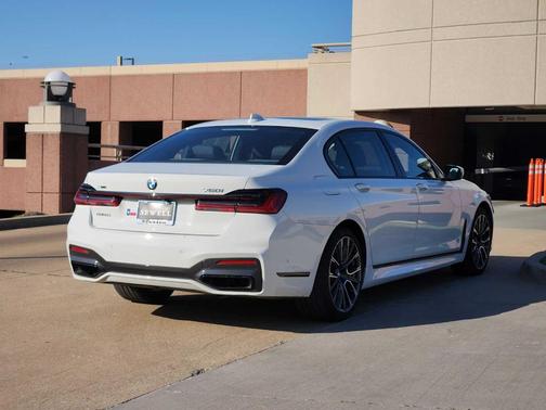 2022 BMW 750 i xDrive