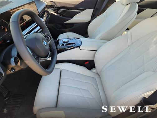 2026 BMW 530 i xDrive