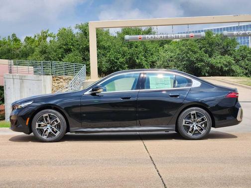 Black Sapphire Metallic 2026 BMW 530 i xDrive