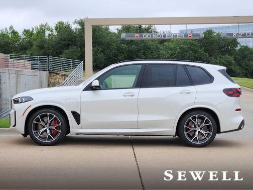 Mineral White Metallic 2026 BMW X5 PHEV xDrive50e