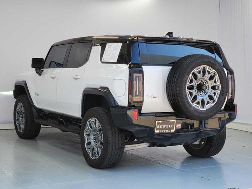 White 2025 GMC HUMMER EV SUV 3X