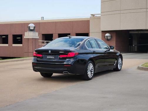 2022 BMW 530 i