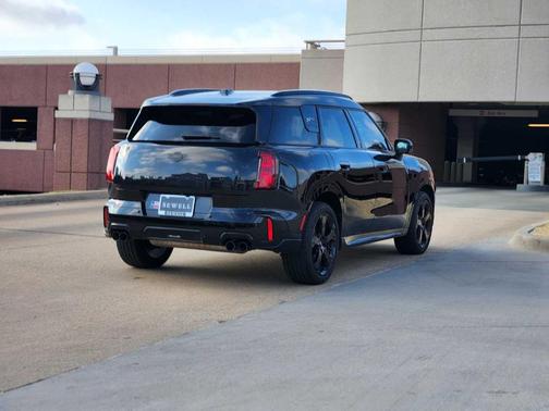 2025 MINI Countryman John Cooper Works