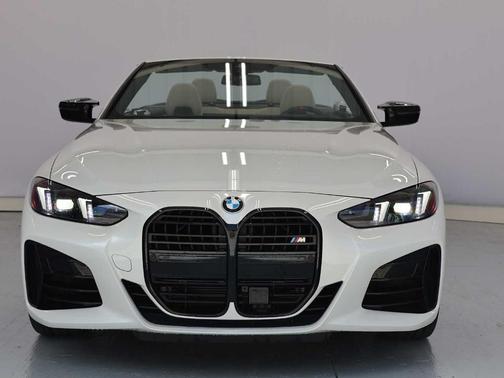 Mineral White Metallic 2025 BMW M440 i xDrive