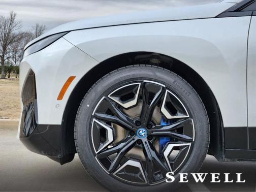 2025 BMW iX xDrive50