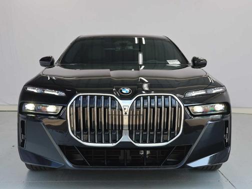 Black Sapphire Metallic 2023 BMW 760 760i xDrive