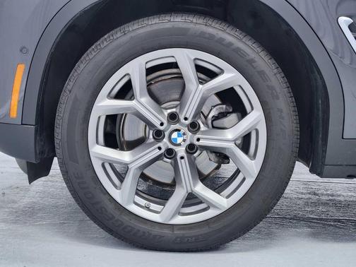2025 BMW X4 xDrive30i